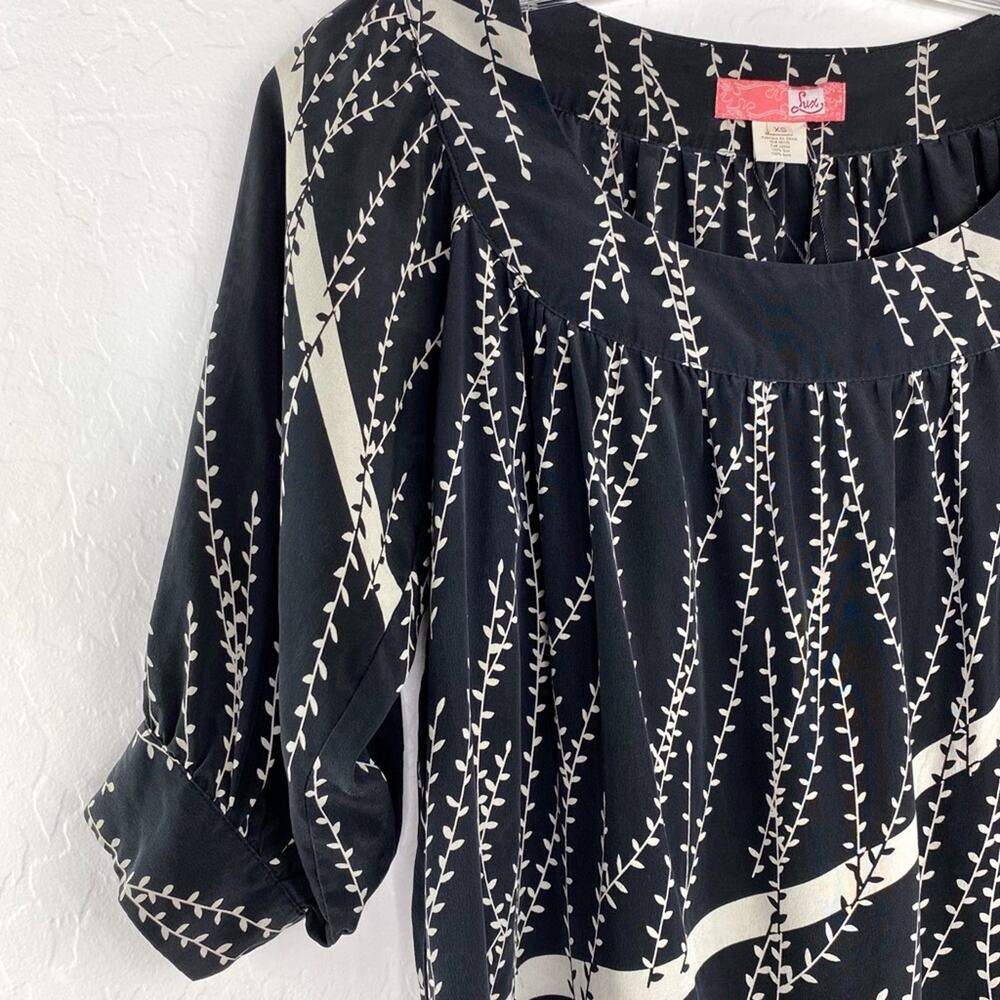 Lux Short Sleeved 100% Silk Black Scoop Neck Blouse XS